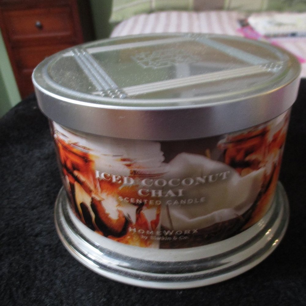 Homeworx by Slatkin & Co Iced Coconut Chai 18 oz. 4 Wick Candle NEW